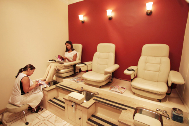 Manicure & Pedicure Treatments For Comfort & Beauty